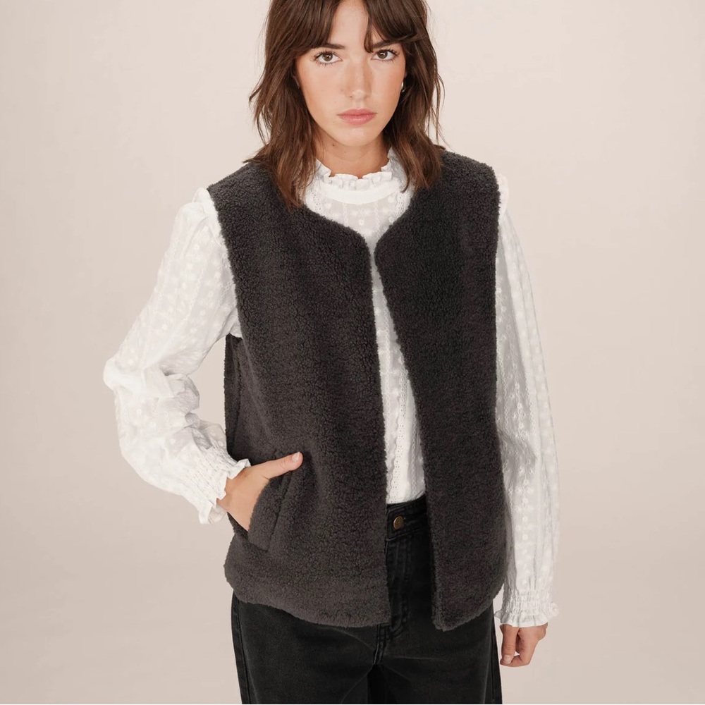 Grace & Mila - FAUX SHEARLING JACKET
ANTHRACITE SINATRA - Picture 1 of 7